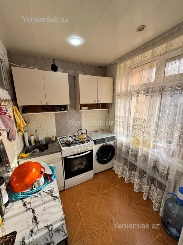 Satılır 2 otaqlı köhnə tikili 55 m²