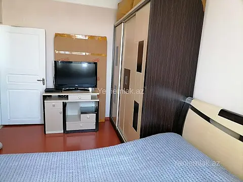 Satılır 3 otaqlı köhnə tikili 70 m²