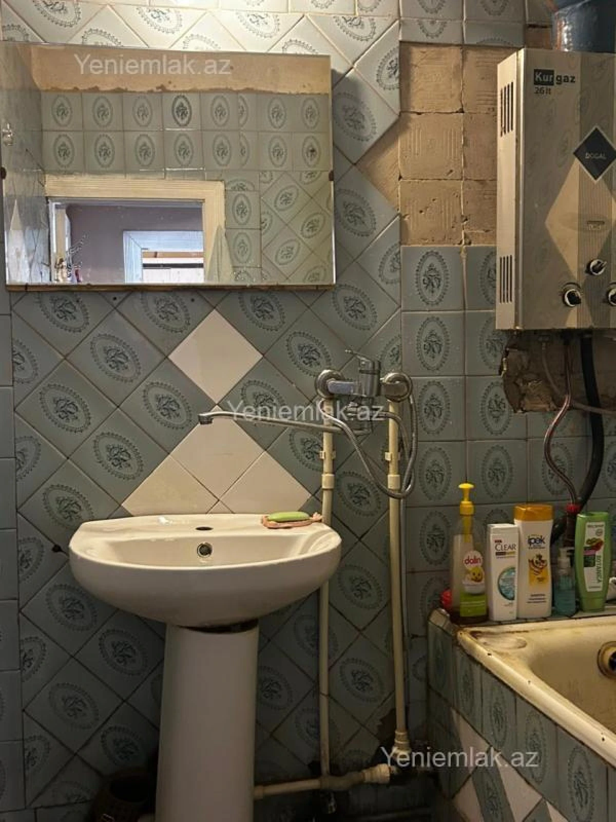 Satılır 3 otaqlı köhnə tikili 70 m²