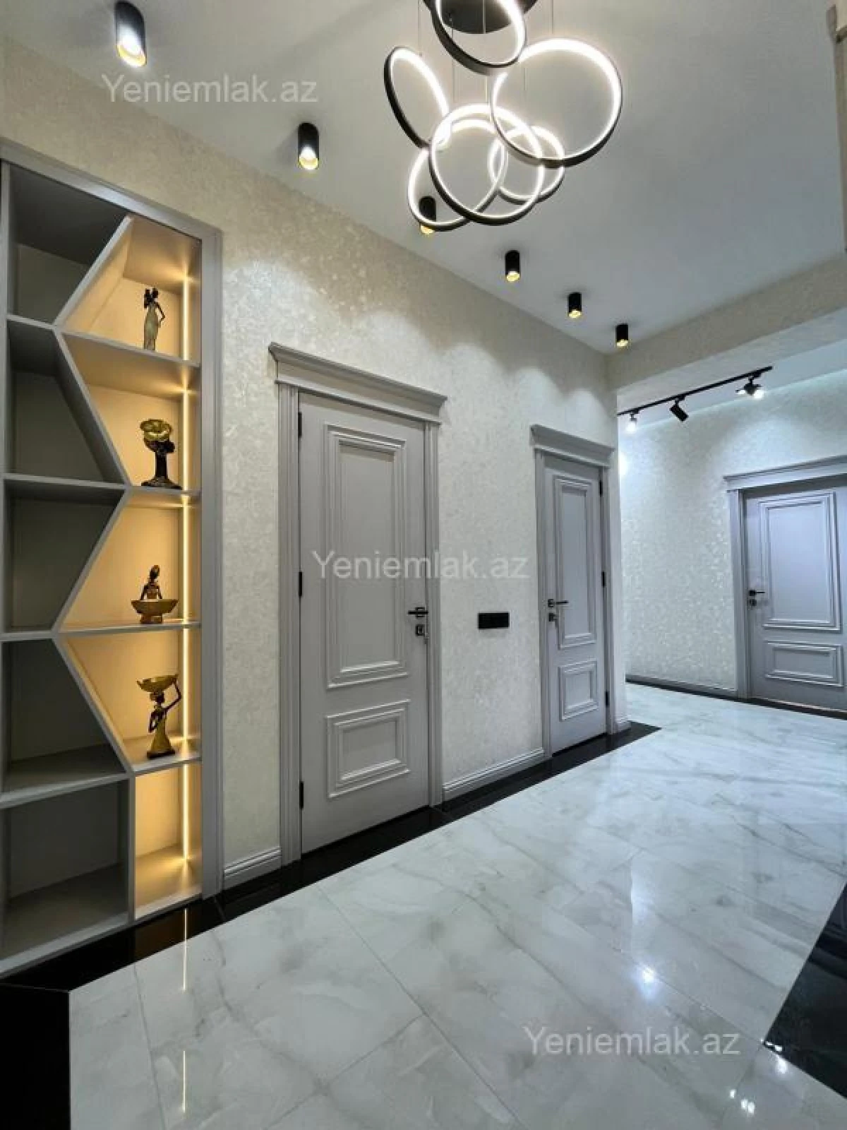 Satılır 3 otaqlı yeni tikili 172 m²
