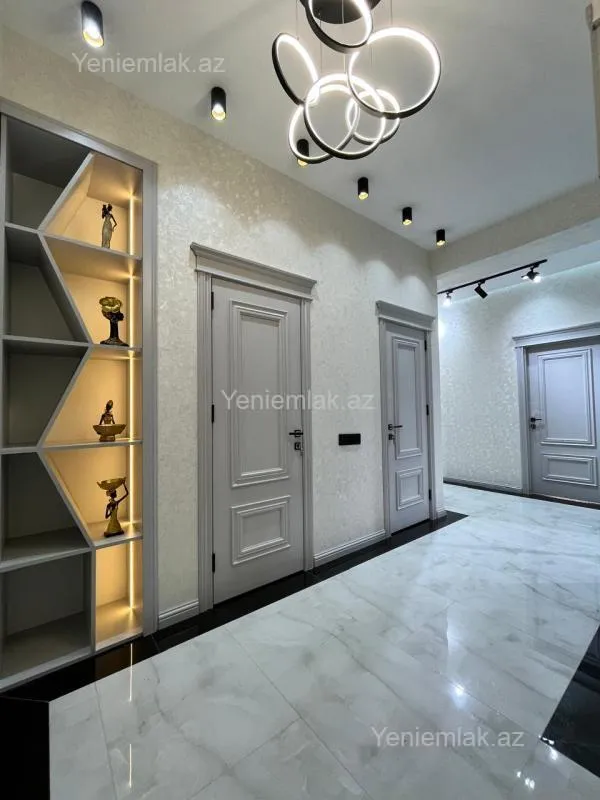 Satılır 3 otaqlı yeni tikili 172 m²