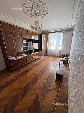 Satılır 3 otaqlı köhnə tikili 80 m²