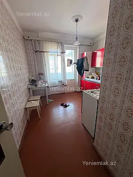 Satılır 3 otaqlı köhnə tikili 80 m²