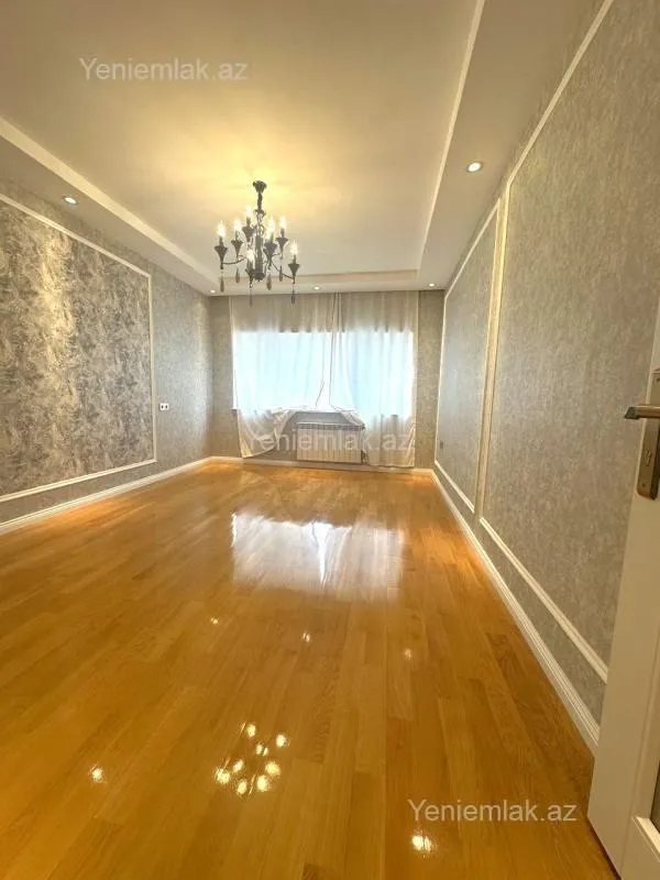 Satılır 3 otaqlı köhnə tikili 100 m²