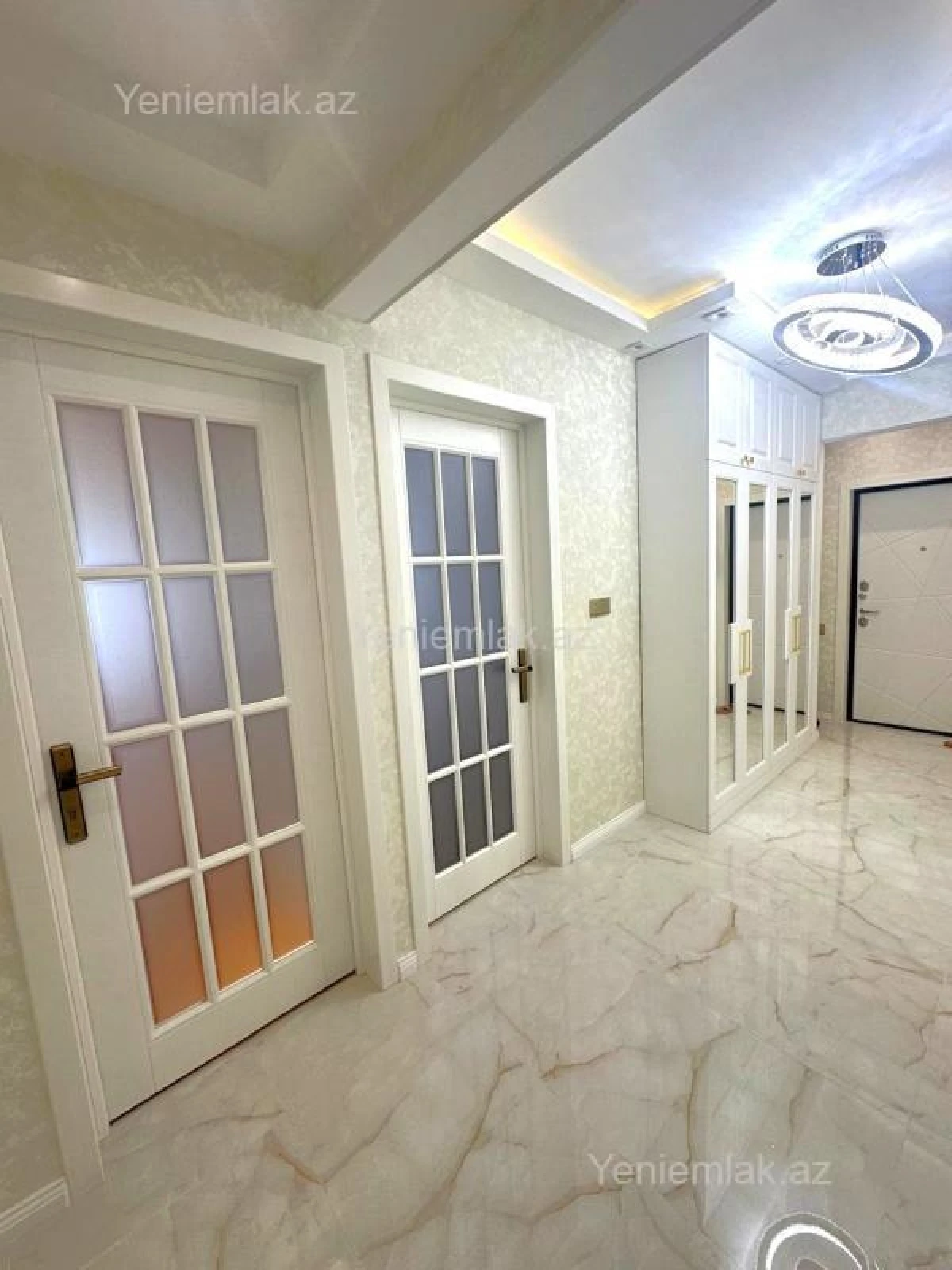 Satılır 3 otaqlı köhnə tikili 100 m²