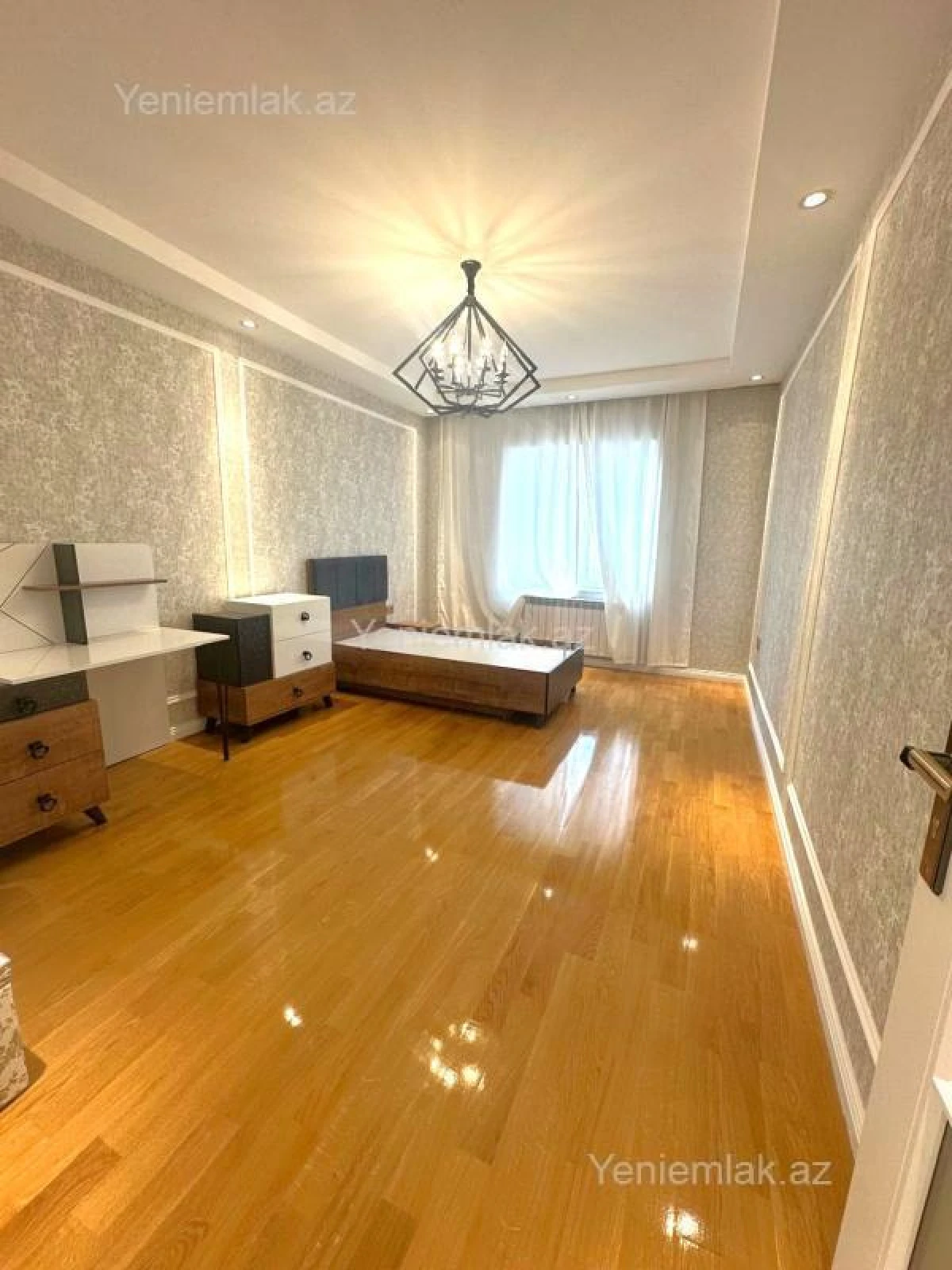 Satılır 3 otaqlı köhnə tikili 100 m²