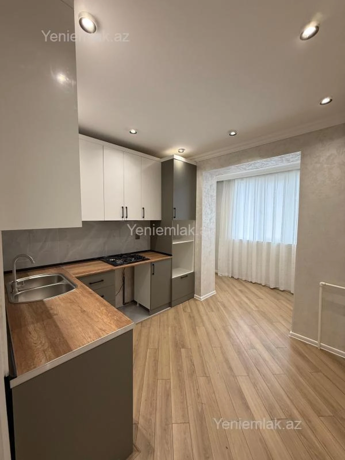 Satılır 3 otaqlı köhnə tikili 84 m²