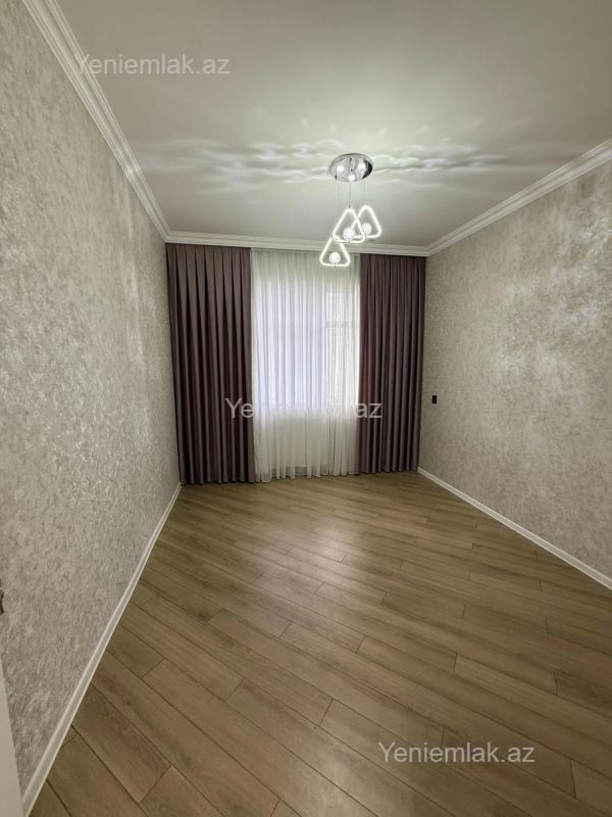 Satılır 3 otaqlı köhnə tikili 84 m²