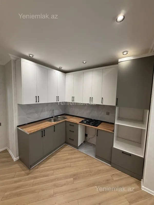 Satılır 3 otaqlı köhnə tikili 84 m²