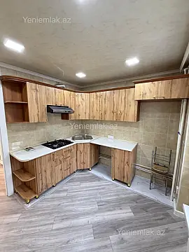 Satılır 4 otaqlı köhnə tikili 115 m²