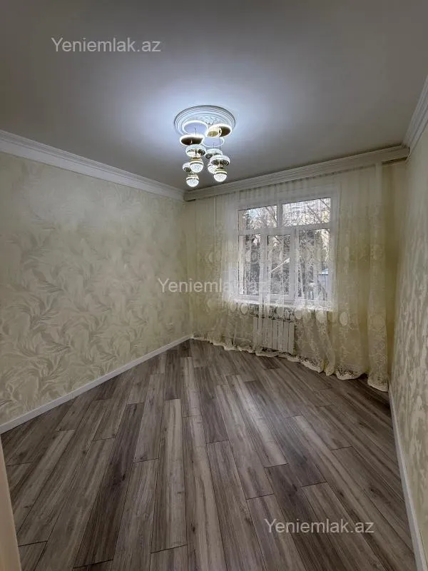 Satılır 4 otaqlı köhnə tikili 115 m²