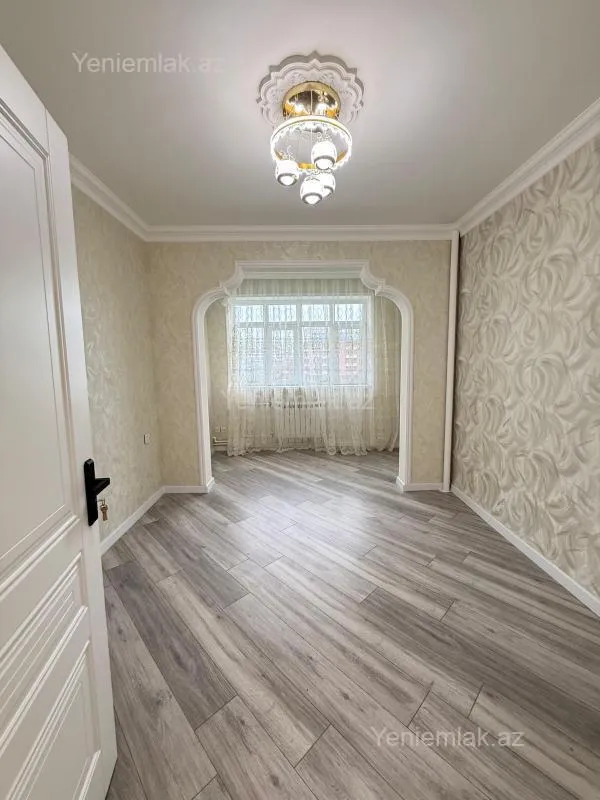 Satılır 4 otaqlı köhnə tikili 115 m²