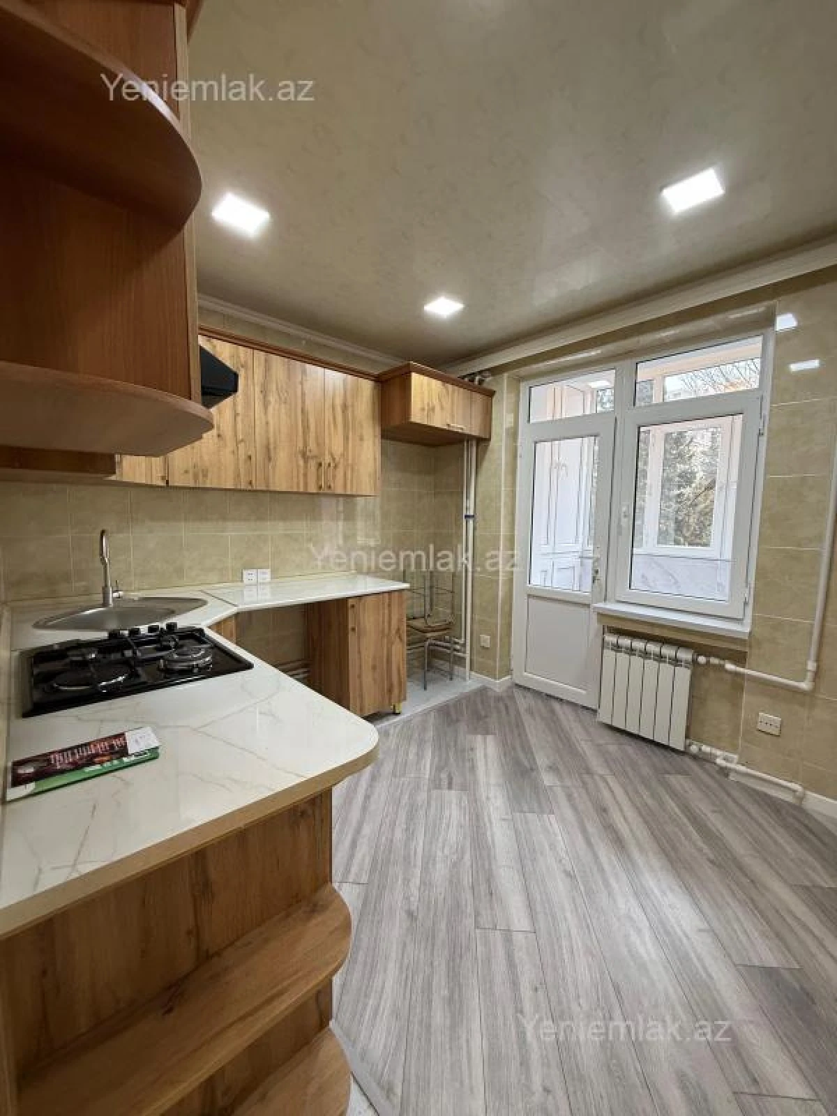 Satılır 4 otaqlı köhnə tikili 115 m²