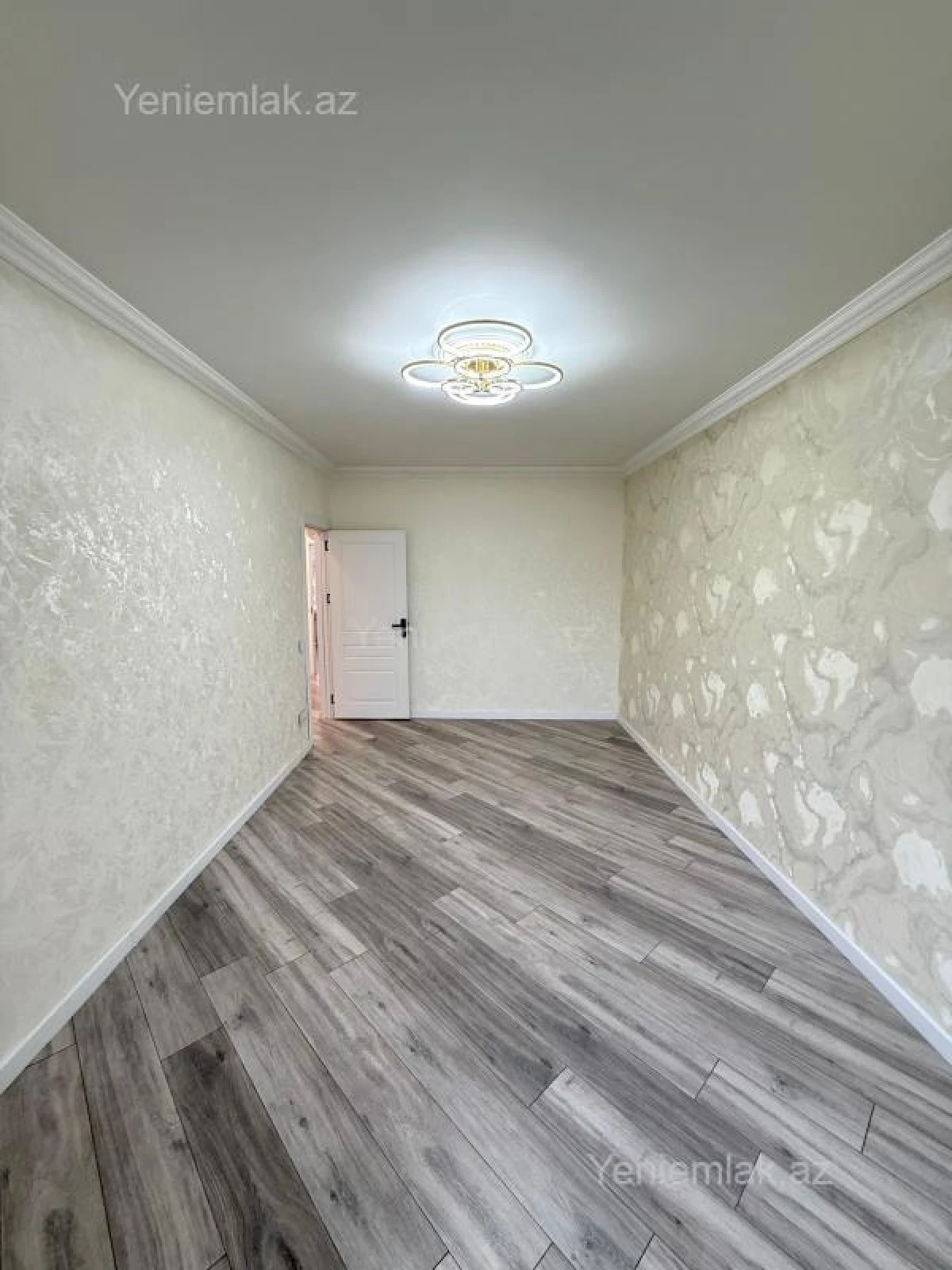 Satılır 4 otaqlı köhnə tikili 115 m²