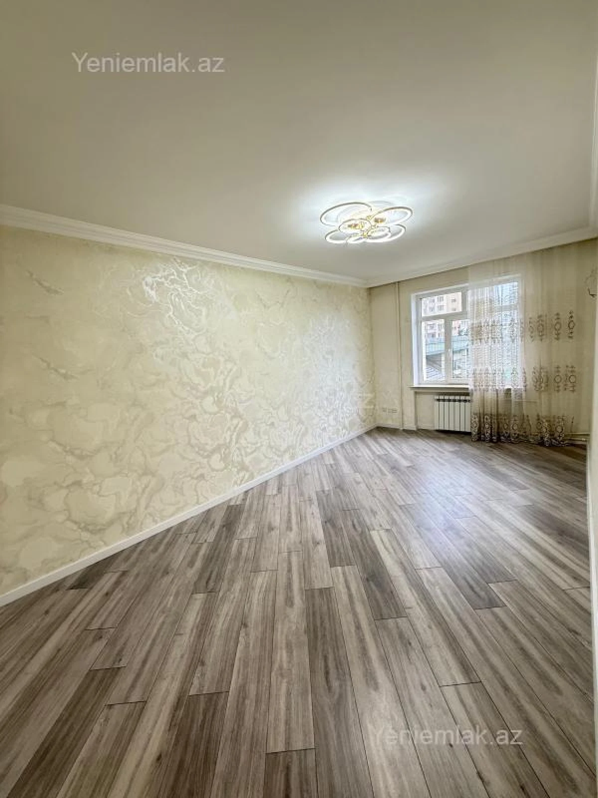 Satılır 4 otaqlı köhnə tikili 115 m²