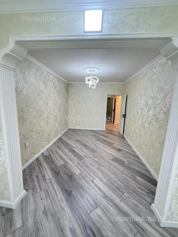 Satılır 4 otaqlı köhnə tikili 115 m²