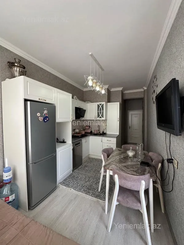 Satılır 2 otaqlı yeni tikili 88 m²