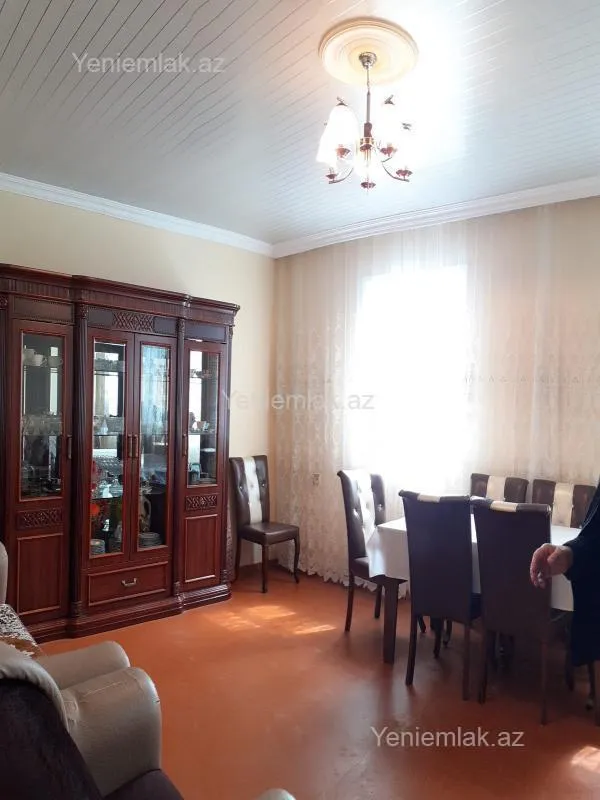 Satılır 11 otaqlı həyət evi 310 m²