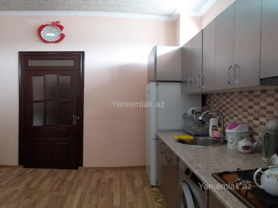 Satılır 11 otaqlı həyət evi 310 m²