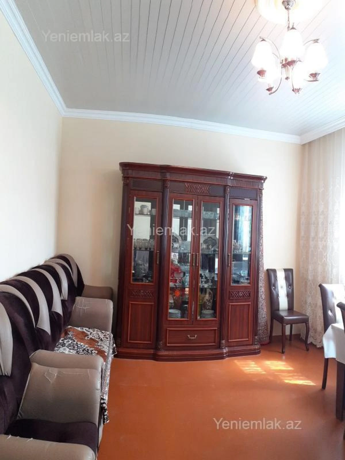 Satılır 11 otaqlı həyət evi 310 m²
