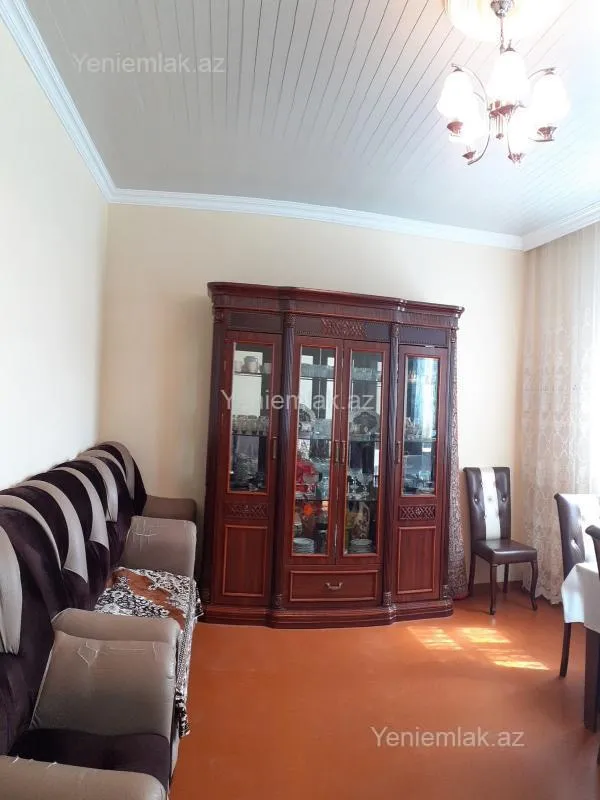 Satılır 11 otaqlı həyət evi 310 m²