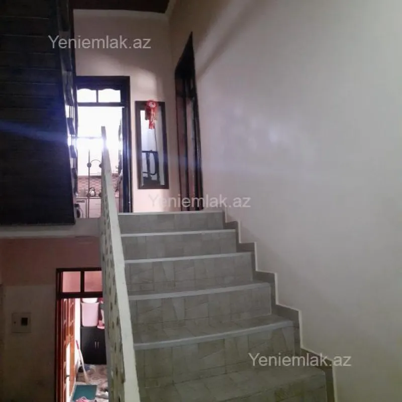 Satılır 11 otaqlı həyət evi 310 m²