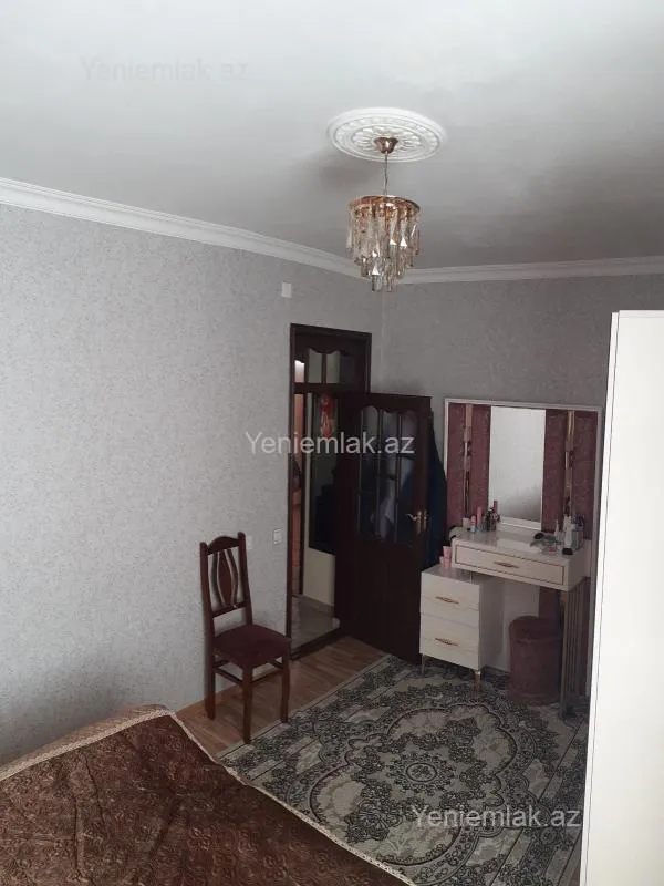 Satılır 11 otaqlı həyət evi 310 m²