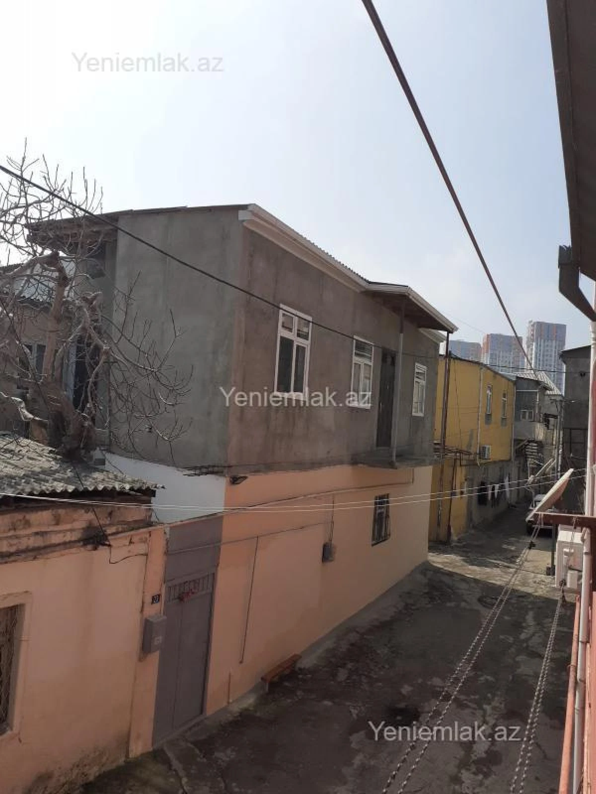 Satılır 11 otaqlı həyət evi 310 m²