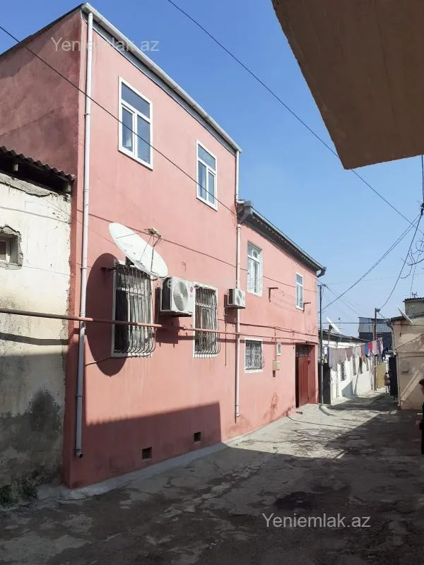 Satılır 11 otaqlı həyət evi 310 m²