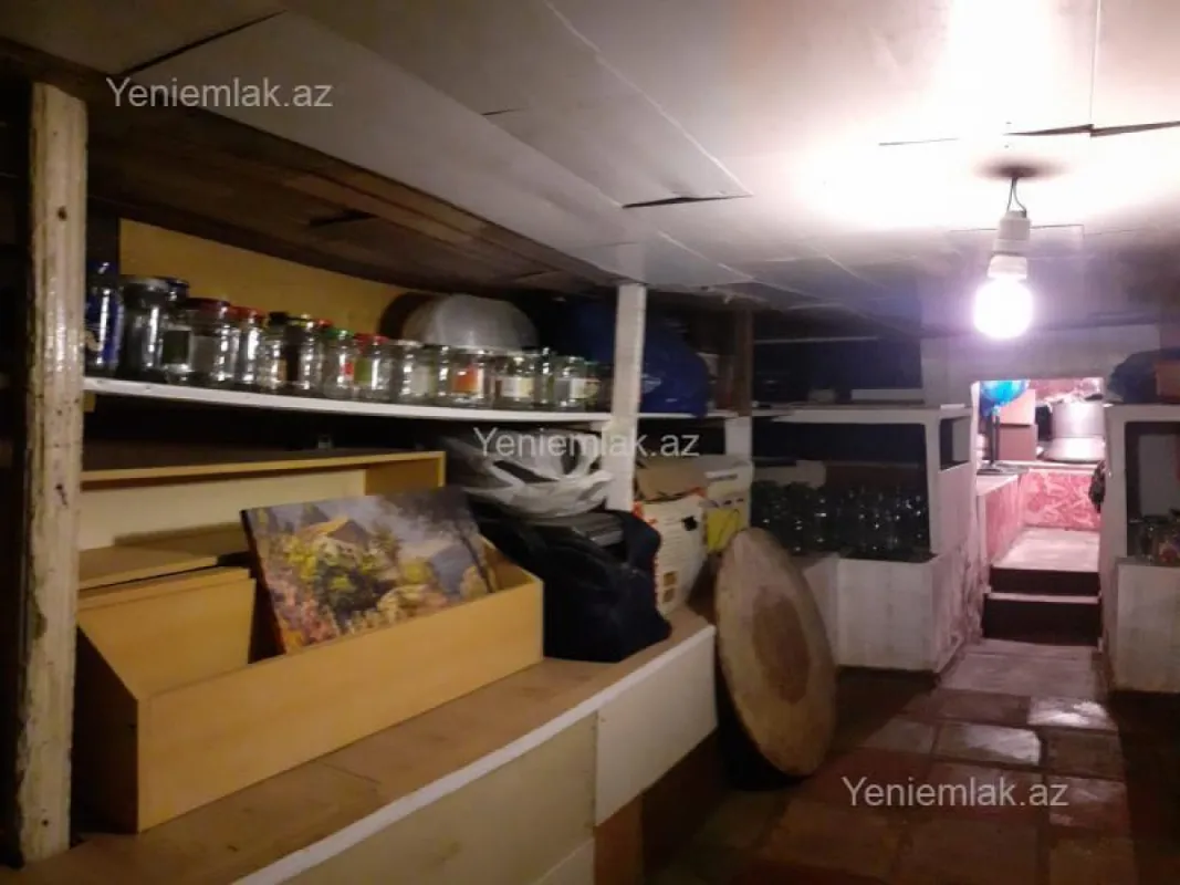 Satılır 11 otaqlı həyət evi 310 m²