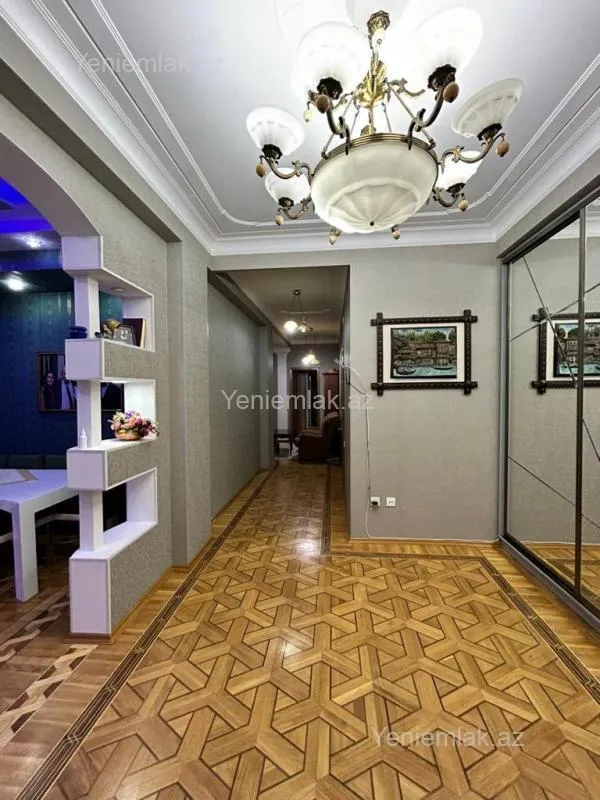 Satılır 4 otaqlı yeni tikili 165 m²