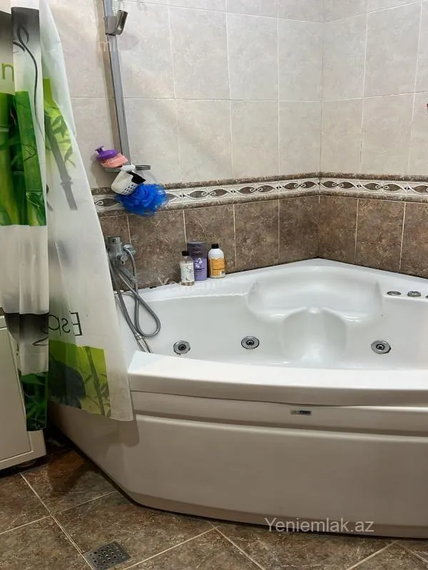 Satılır 4 otaqlı yeni tikili 165 m²