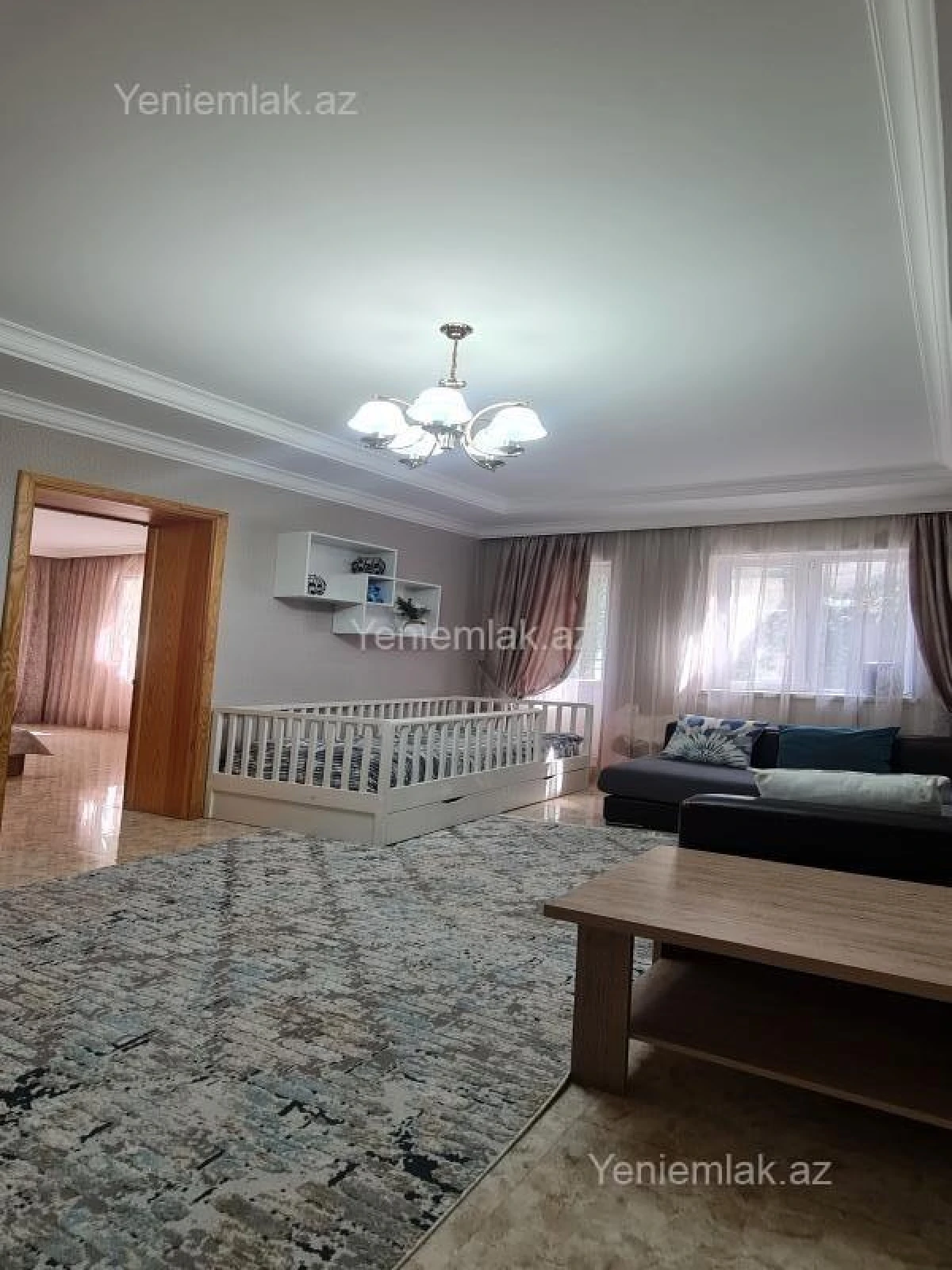 Satılır 10 otaqlı həyət evi 320 m²