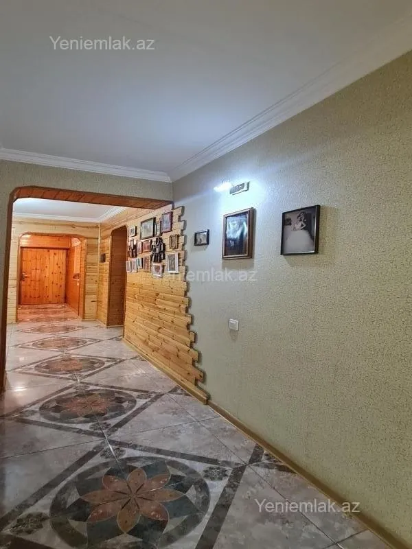 Satılır 10 otaqlı həyət evi 320 m²