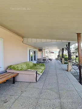 Satılır 10 otaqlı həyət evi 320 m²