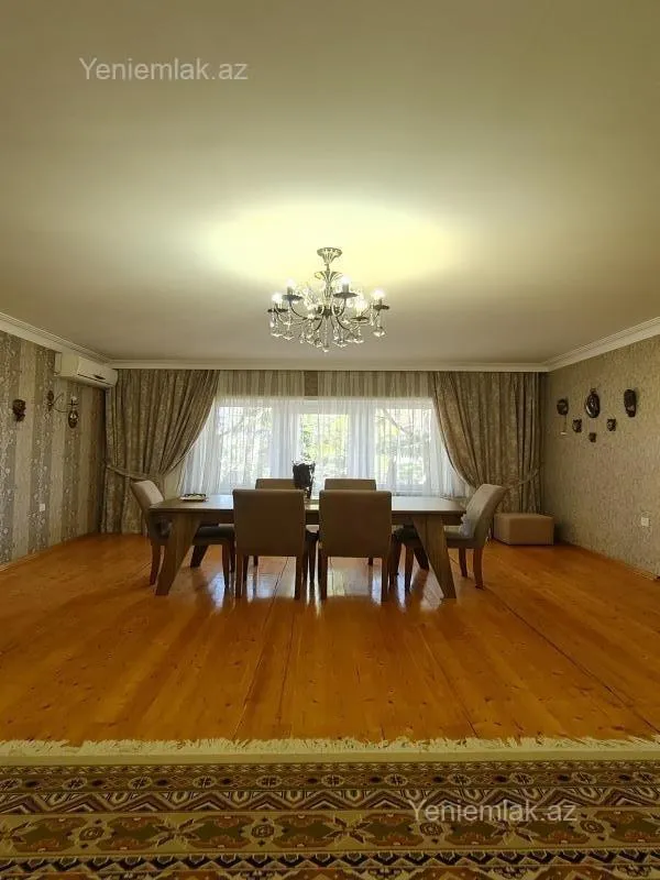Satılır 10 otaqlı həyət evi 320 m²