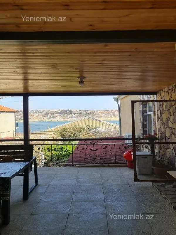 Satılır 10 otaqlı həyət evi 320 m²