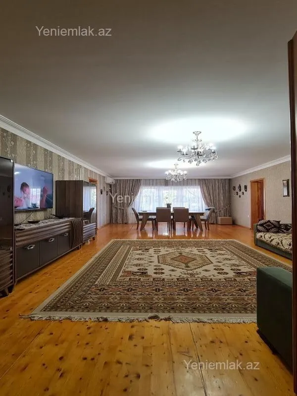 Satılır 10 otaqlı həyət evi 320 m²