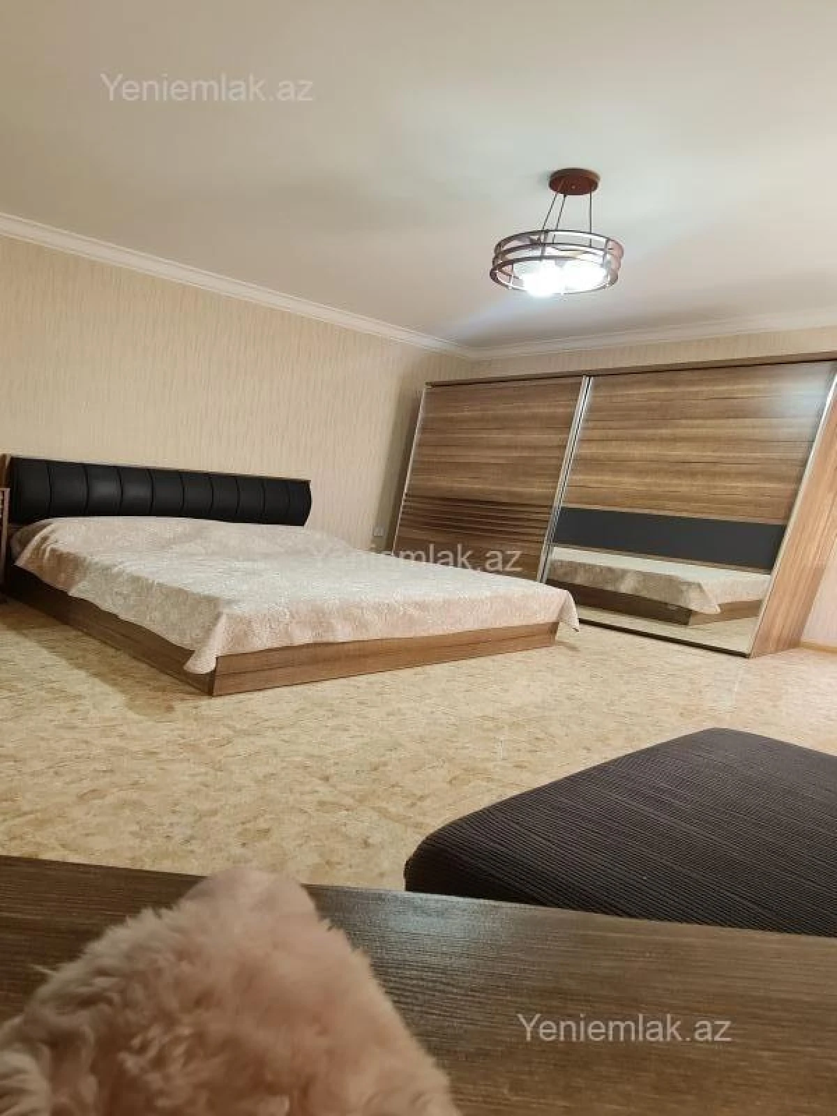 Satılır 10 otaqlı həyət evi 320 m²
