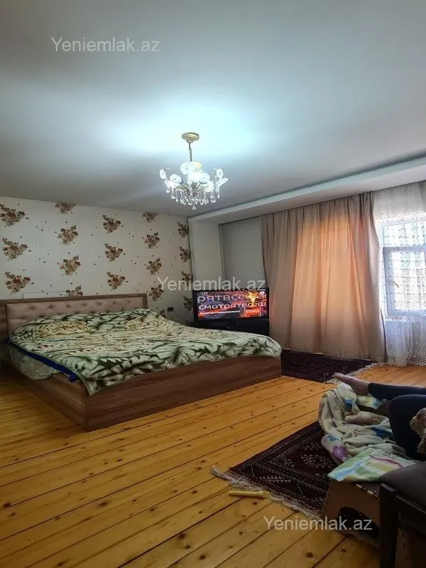Satılır 10 otaqlı həyət evi 320 m²