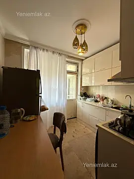 Satılır 3 otaqlı köhnə tikili 91 m²