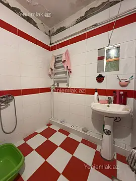 Satılır 3 otaqlı köhnə tikili 91 m²