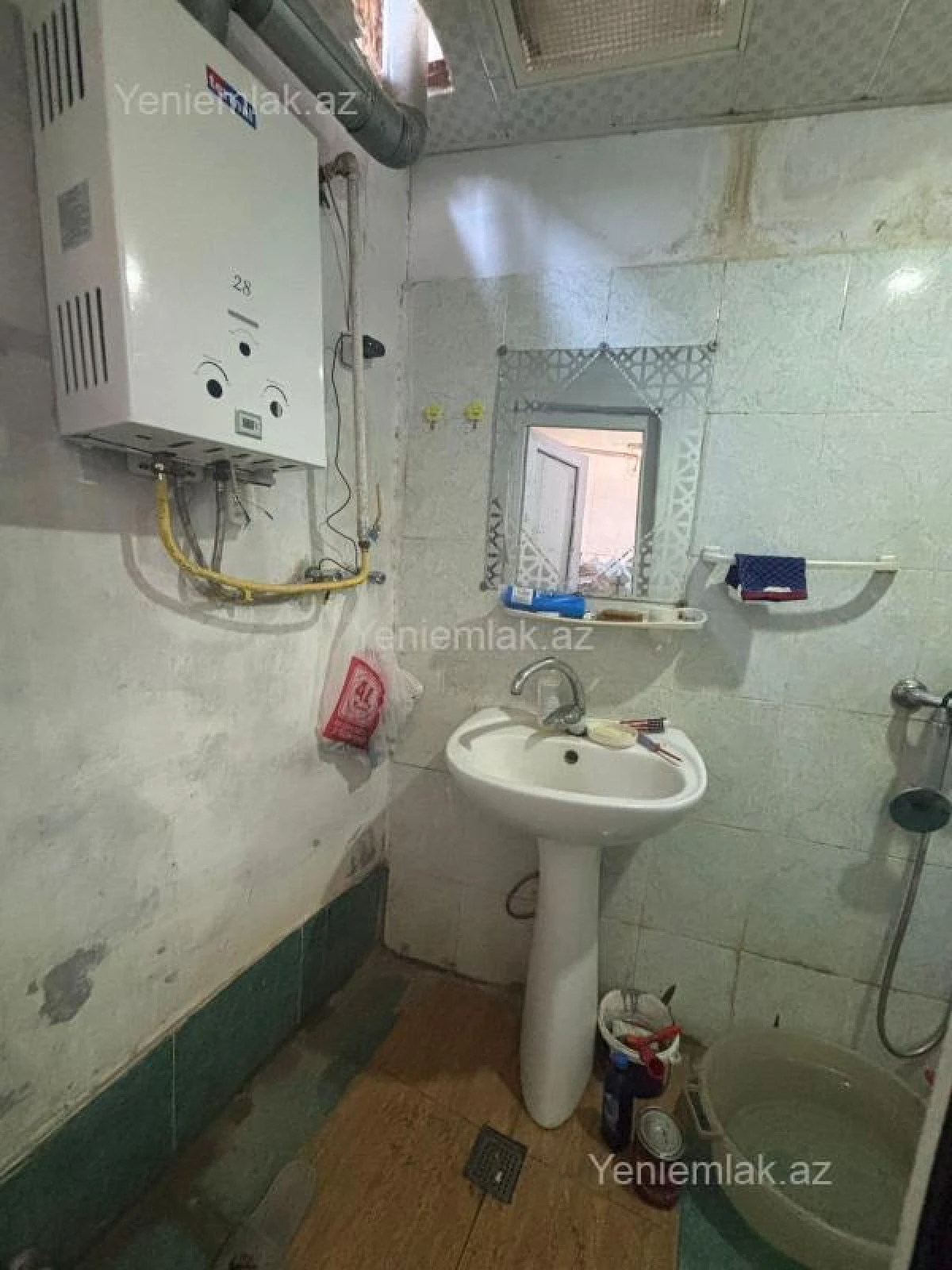 Satılır 2 otaqlı köhnə tikili 45 m²