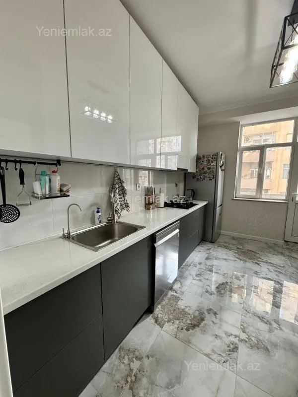 Satılır 3 otaqlı yeni tikili 115 m²