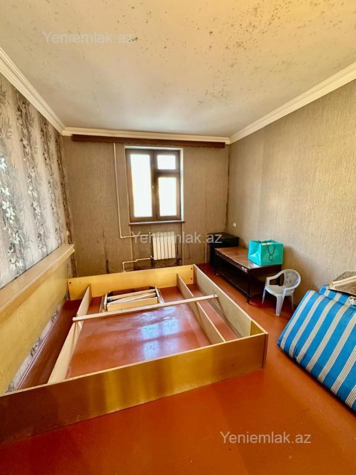 Satılır 3 otaqlı köhnə tikili 80 m²
