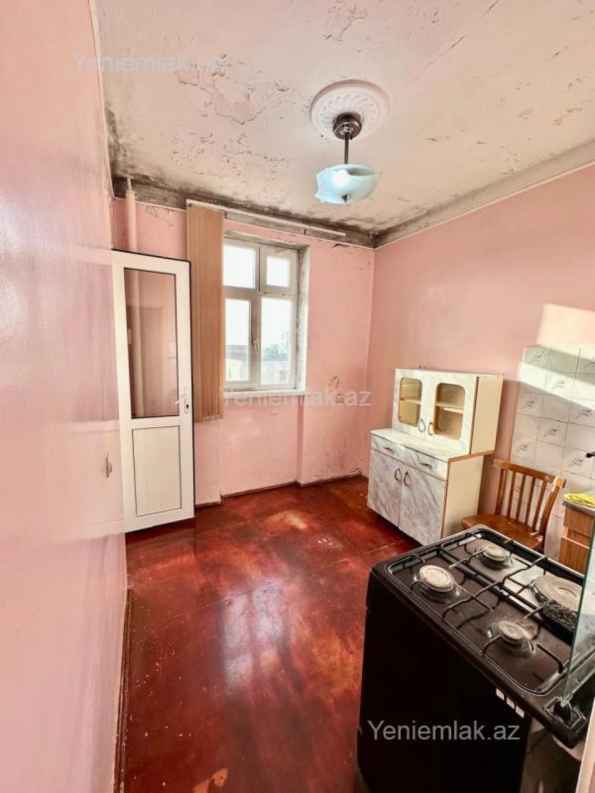 Satılır 3 otaqlı köhnə tikili 80 m²