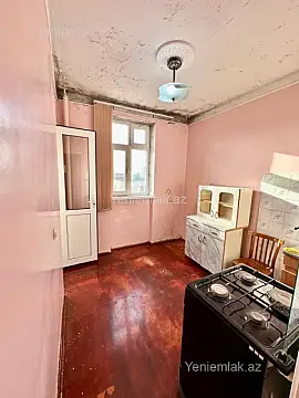 Satılır 3 otaqlı köhnə tikili 80 m²