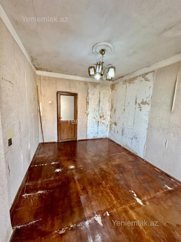 Satılır 3 otaqlı köhnə tikili 80 m²