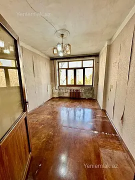 Satılır 3 otaqlı köhnə tikili 80 m²
