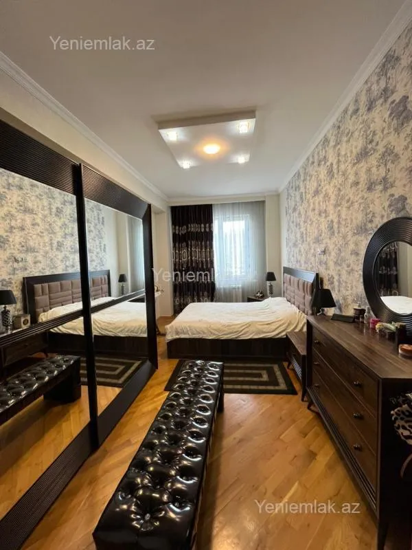 Satılır 3 otaqlı yeni tikili 130 m²